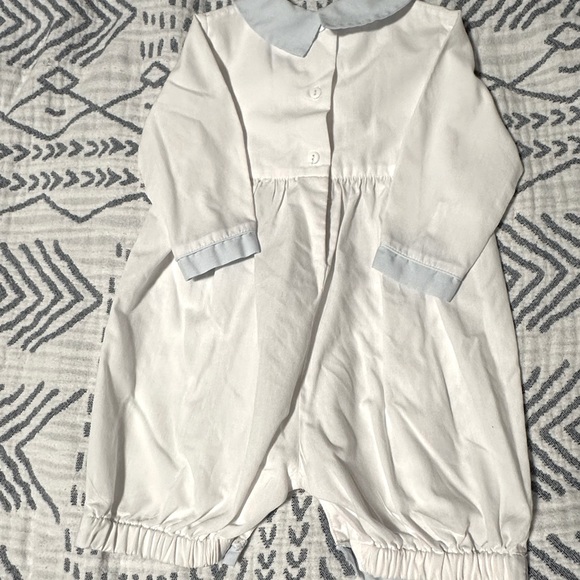 SARAH LOUISE ENGLAND- 12 mth boy romper with small stain - Picture 5 of 6